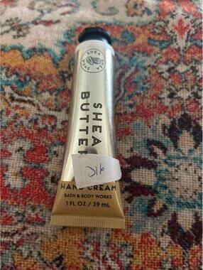 D16  1 Bath and Body Works hand cream 1 oz shea butter